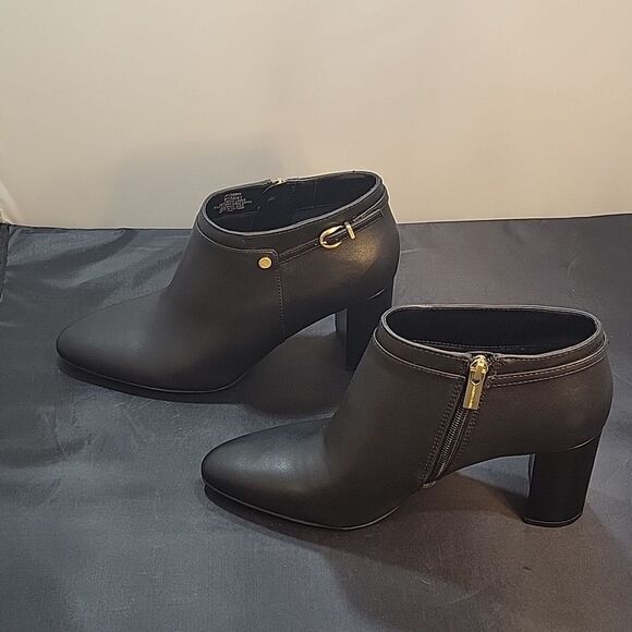 BRAND NEW VINCE CAMUTE VP-COORIN ALMOND TOE BLOCK HEEL BOOTIE - Picture 9 of 16